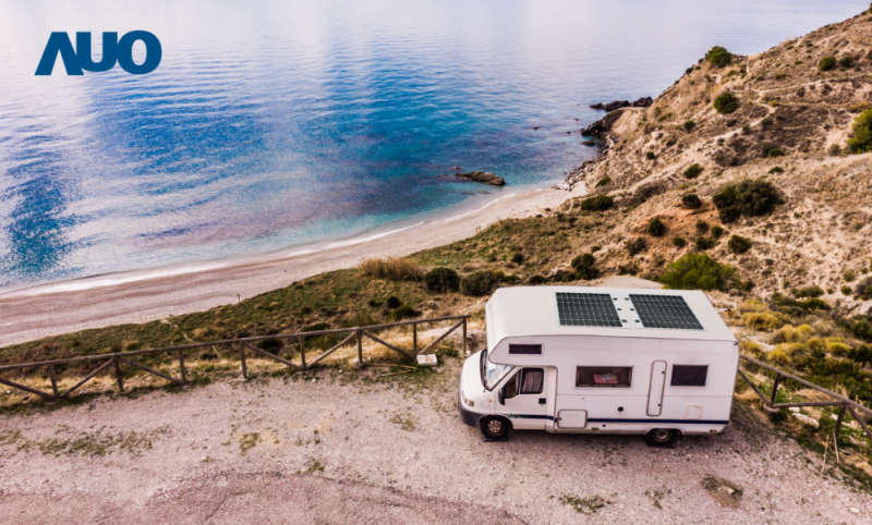 「可撓輕量化太陽光電板SunCurva」使用輕量特殊耐候型複合板取代傳統太陽能板的玻璃前板，不僅降低70%重量，每米平方僅3Kg；具有抗衝擊性能及通過電磁相容性測試，可應用於交通運輸工具，如露營車、遊艇等